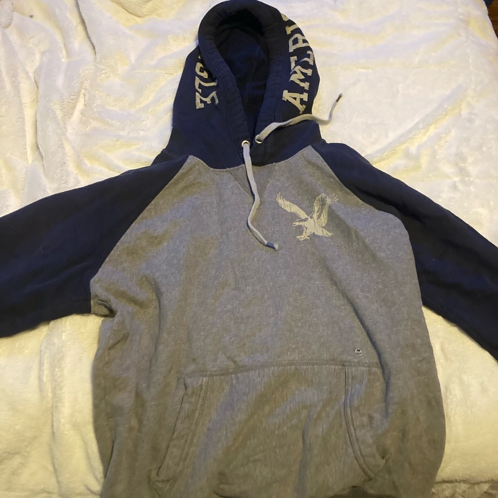 American eagle sweatshirt size large